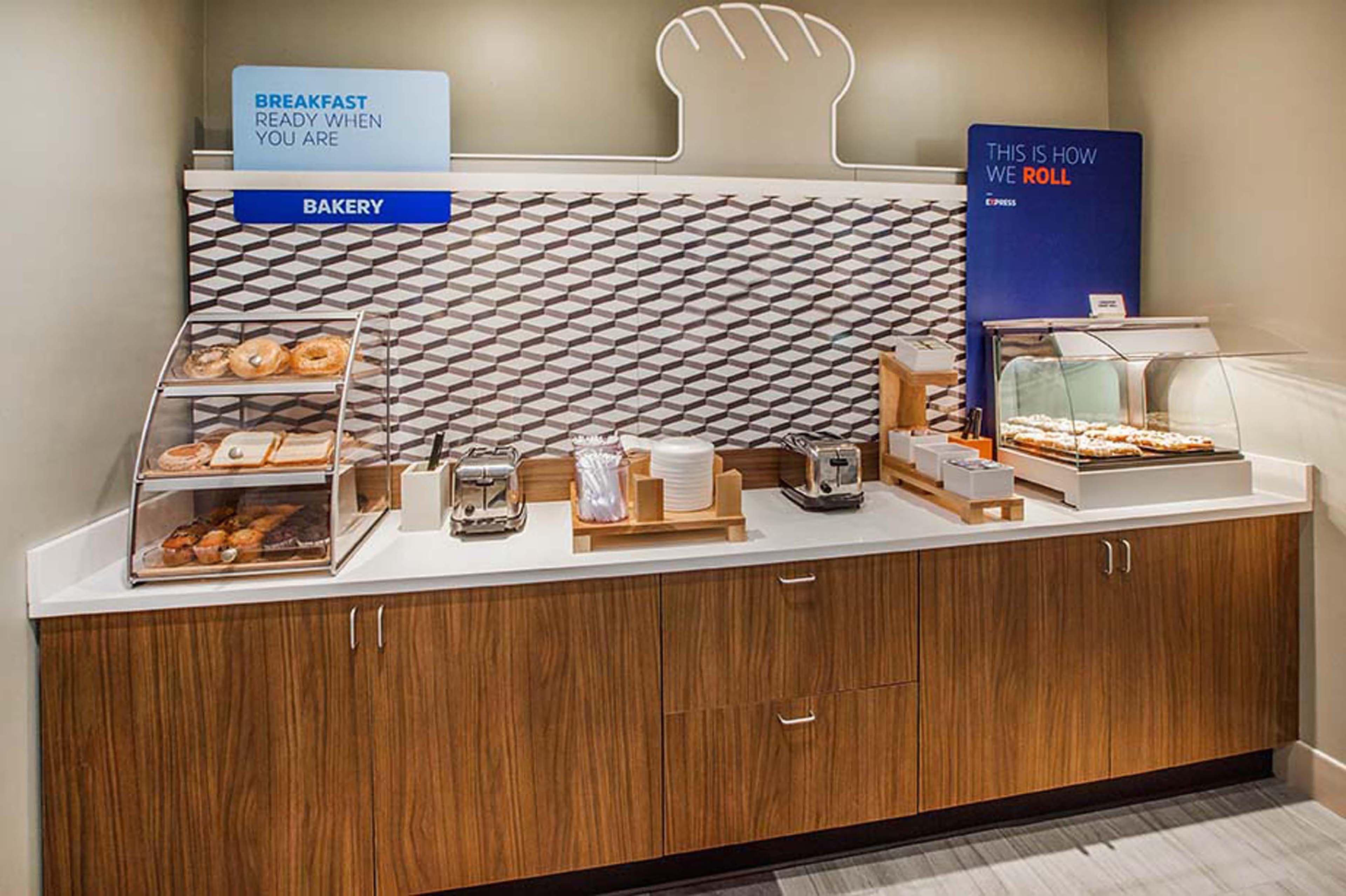 Holiday Inn Express Cincinnati West By Ihg Dent Экстерьер фото